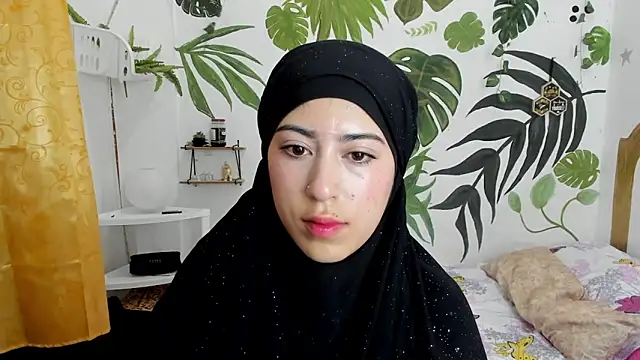 chaymae nah  online show from October 2025 11:04:02 PM