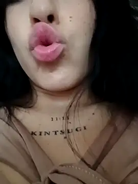 chaymae nah  online show from September 2025 08:15:01 PM