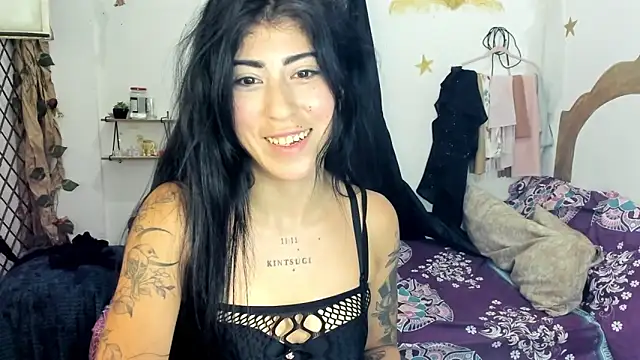 chaymae nah  online show from September 2025 04:02:01 AM