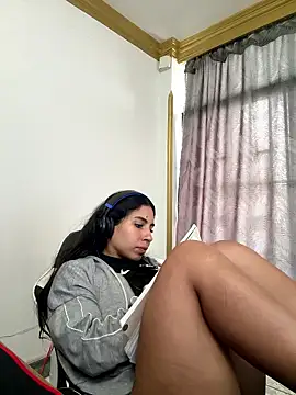 bella-black online show from January 2026 04:32:01 PM