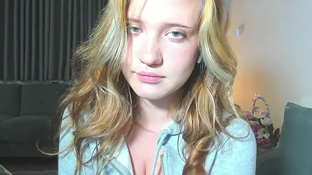 Snapshot of HanahCute chatting on March 2025 09:15:02 PM HanahCute online show from March 2025 09:15:02 PM