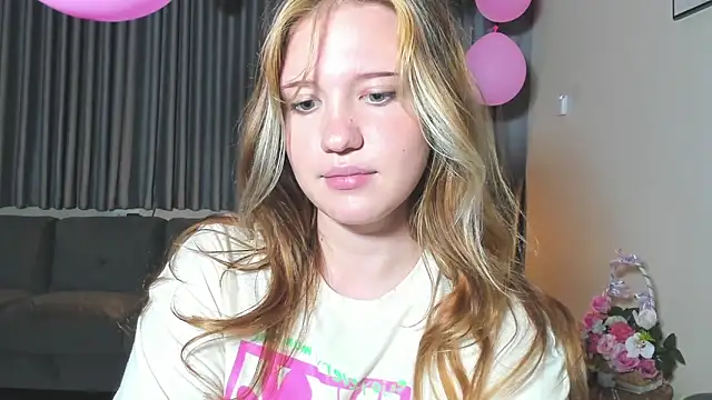 Snapshot of HanahCute chatting on March 2025 10:36:02 PM HanahCute online show from March 2025 10:36:02 PM