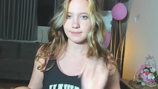 Snapshot of HanahCute chatting on March 2025 05:28:02 PM HanahCute online show from March 2025 05:28:02 PM