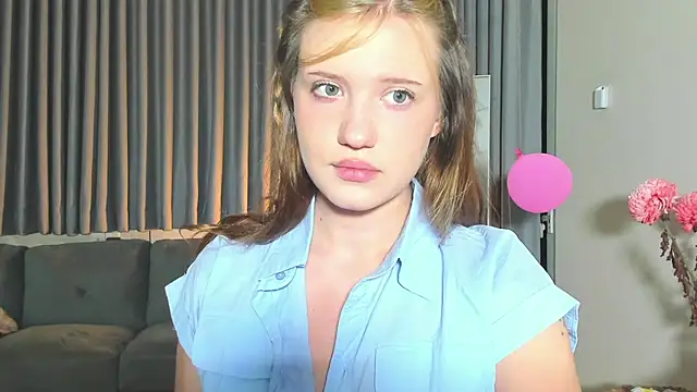 Snapshot of HanahCute chatting on March 2025 10:26:01 PM HanahCute online show from March 2025 10:26:01 PM