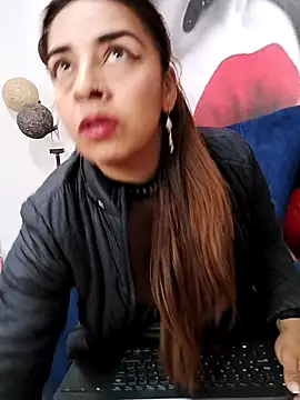 ameliefederline11 online show from October 2025 05:45:01 PM