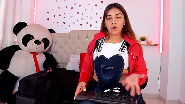 ameliefederline11 online show from February 2026 01:55:01 PM