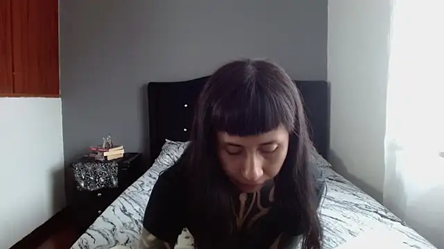 Emilia 1995 online show from October 2025 06:42:02 PM