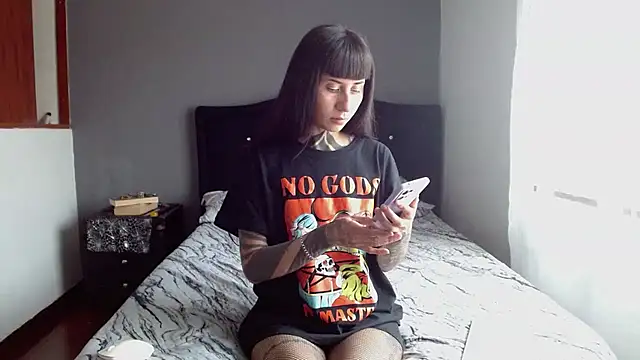 Emilia 1995 online show from June 2026 06:14:01 PM