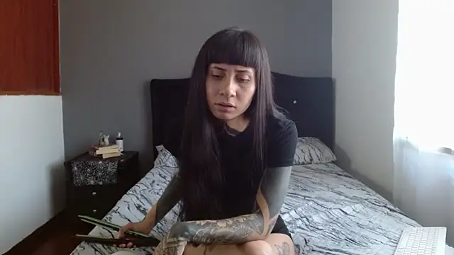 Emilia 1995 online show from November 2025 04:28:01 PM