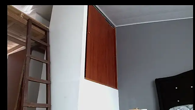Emilia 1995 online show from April 2026 06:10:01 PM