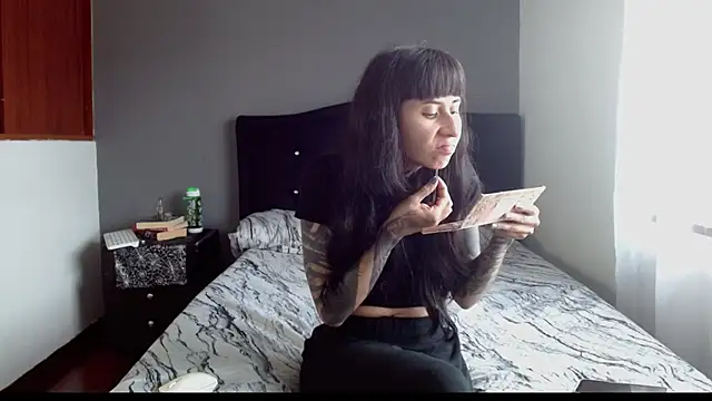 Emilia 1995 online show from December 2025 07:13:01 PM