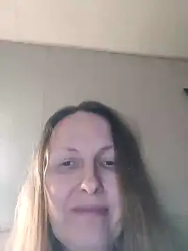 Snapshot of Evelina_cute chatting on February 2025 06:55:01 PM Evelina cute online show from February 2025 06:55:01 PM