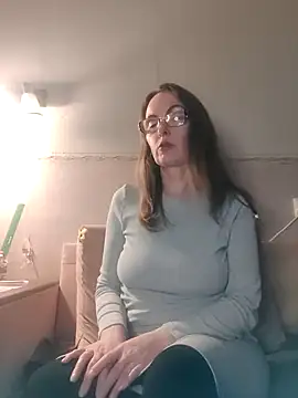 Evelina cute online show from March 2026 04:45:01 PM