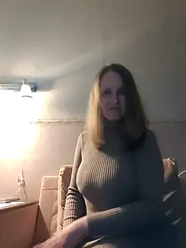 Snapshot of Evelina_cute chatting on October 2025 05:58:02 PM Evelina cute online show from October 2025 05:58:02 PM