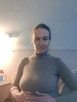 Evelina cute online show from November 2025 01:00:02 PM