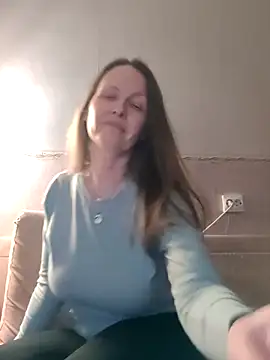Snapshot of Evelina_cute chatting on March 2025 04:47:01 PM Evelina cute online show from March 2025 04:47:01 PM