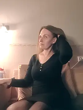 Evelina cute online show from March 2026 06:04:01 PM