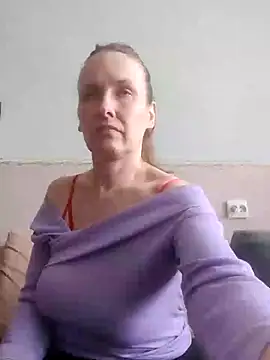 Snapshot of Evelina_cute chatting on February 2025 11:46:01 AM Evelina cute online show from February 2025 11:46:01 AM