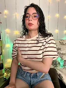 Snapshot of Antoniart_ chatting on October 2025 02:35:01 AM Antoniart online show from October 2025 02:35:01 AM