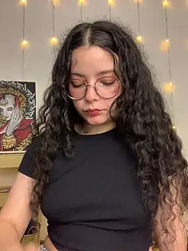 Snapshot of Antoniart_ chatting on March 2025 03:51:01 AM Antoniart online show from March 2025 03:51:01 AM