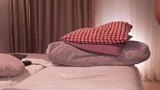 pauline  7 online show from February 2026 05:45:02 PM