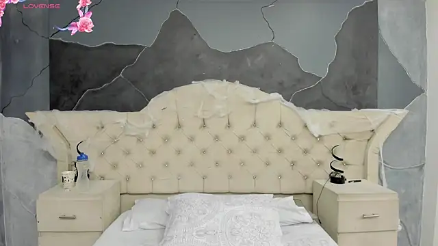 AmberGreyy  online show from October 2025 05:43:01 PM