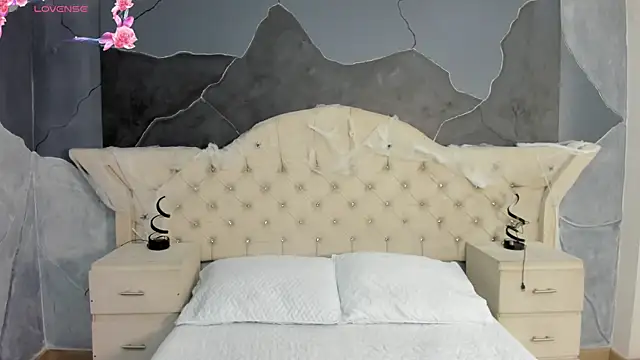 AmberGreyy  online show from October 2025 05:13:02 PM