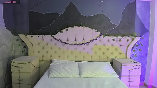 AmberGreyy  online show from November 2025 05:35:01 PM