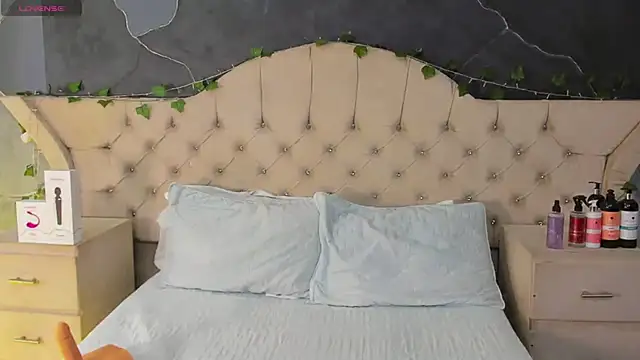 AmberGreyy  online show from January 2026 06:01:01 PM