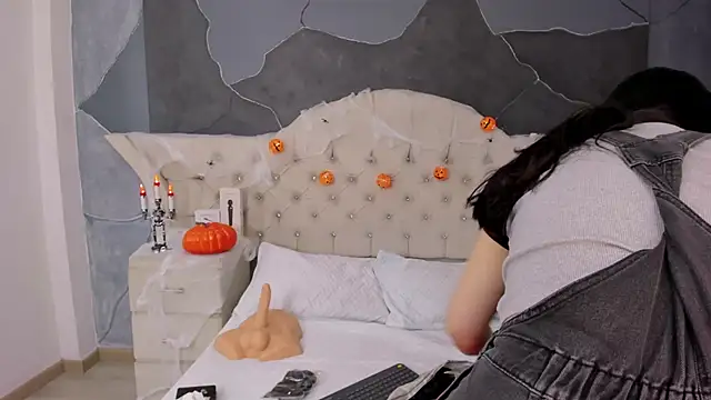 AmberGreyy  online show from October 2025 05:57:02 PM