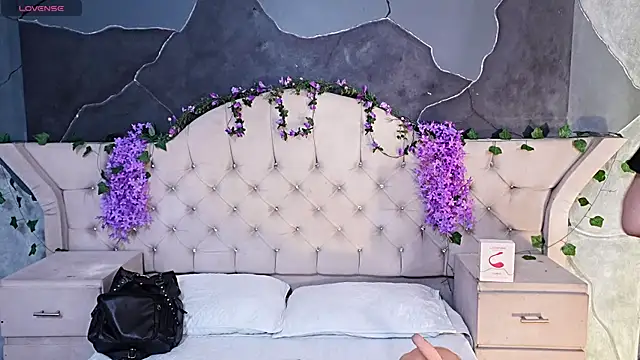 AmberGreyy  online show from June 2026 07:18:02 PM