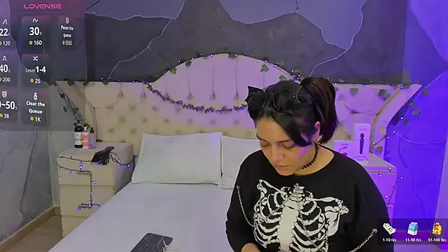 AmberGreyy  online show from November 2025 05:29:01 PM