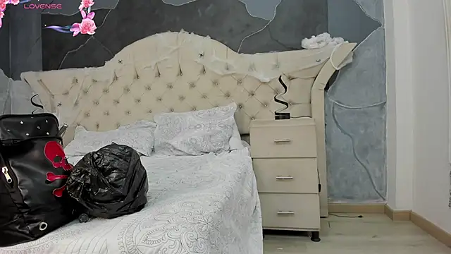 AmberGreyy  online show from October 2025 12:50:01 PM