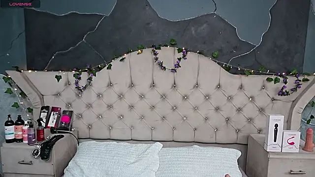 AmberGreyy  online show from March 2026 05:08:01 PM