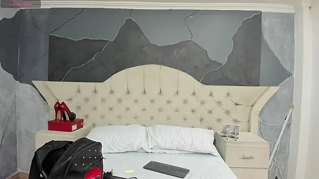 AmberGreyy  online show from September 2025 05:28:01 PM