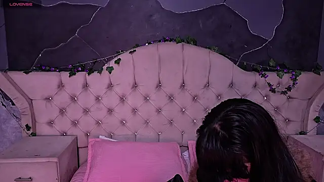 AmberGreyy  online show from April 2026 02:13:01 PM