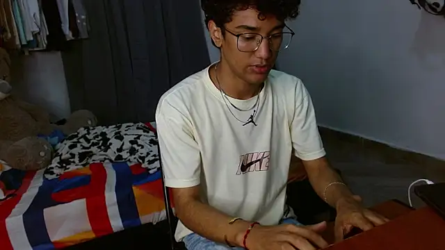 harrytwink18 online show from February 2026 09:13:02 PM