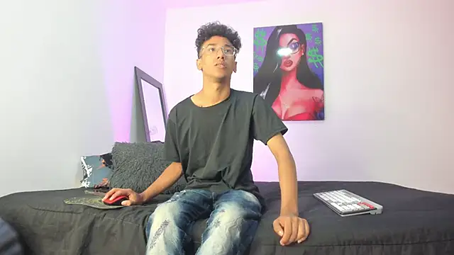 harrytwink18 online show from February 2025 01:28:01 PM