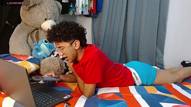 harrytwink18 online show from April 2026 06:06:01 PM