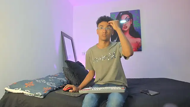 harrytwink18 online show from March 2025 01:29:02 PM