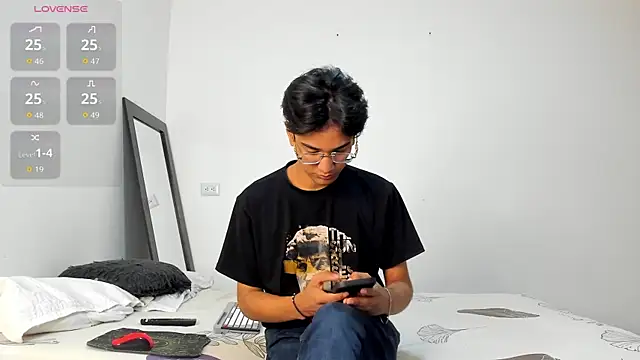 harrytwink18 online show from December 2025 01:35:02 PM