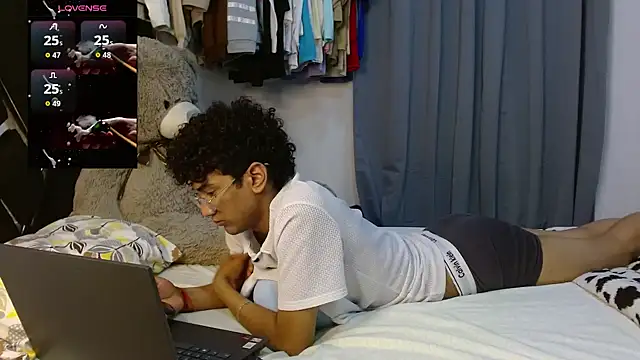 harrytwink18 online show from April 2026 02:35:01 AM