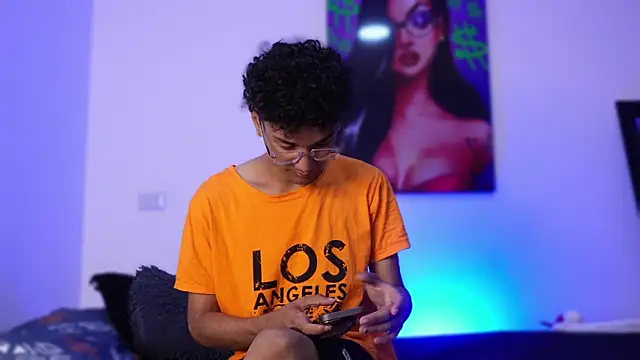 harrytwink18 online show from December 2024 01:32:02 PM