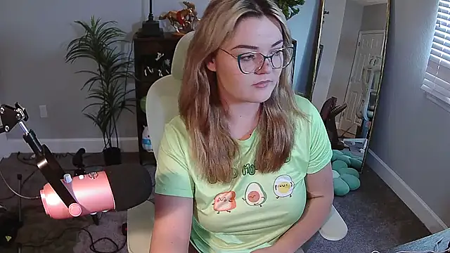 Snapshot of rodeobrii chatting on December 2025 02:43:02 PM rodeobrii online show from December 2025 02:43:02 PM