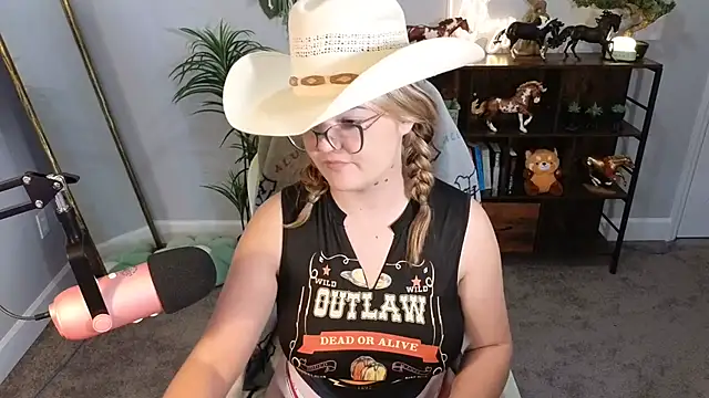 Snapshot of rodeobrii chatting on November 2025 01:48:02 AM rodeobrii online show from November 2025 01:48:02 AM