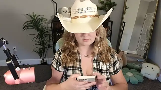 Snapshot of rodeobrii chatting on December 2025 02:12:01 AM rodeobrii online show from December 2025 02:12:01 AM