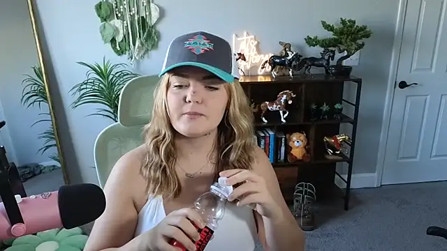 Snapshot of rodeobrii chatting on October 2025 09:14:01 PM rodeobrii online show from October 2025 09:14:01 PM