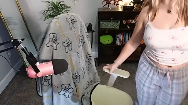 Snapshot of rodeobrii chatting on November 2025 02:16:01 AM rodeobrii online show from November 2025 02:16:01 AM