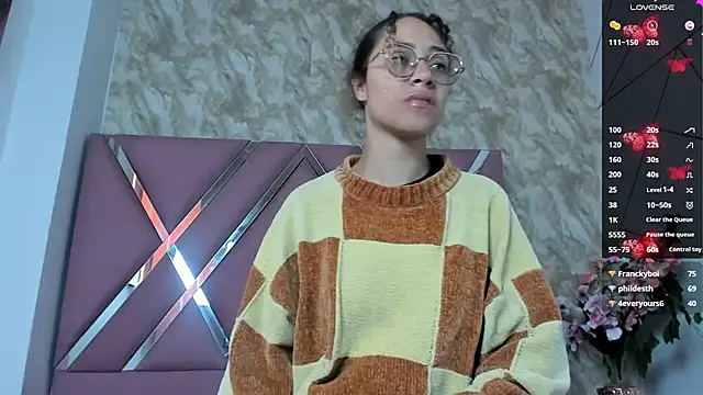 Snapshot of Hanna_Corne chatting on December 2024 06:10:01 PM Hanna Corne online show from December 2024 06:10:01 PM