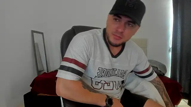 Teilor Creed online show from October 2025 07:35:01 PM